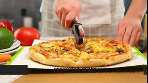 Pizza Cutter Stainless Steel Wheel with Silicone Non Slip Handle and Protective Cover, Luxear Professional Pizza Slicer with Sharp Blade Wheel, Professional Pizza Knife 8.5 Inch