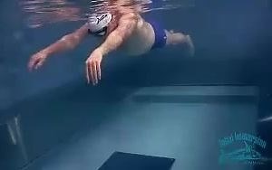 全浸式游泳：2008版的Total Immersion全浸式自由泳