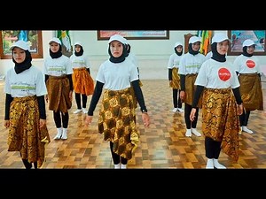 SENAM KREASI GEMU FAMIRE DIPERAGAKAN OLEH SISWI YANG CANTIK MAN 1 BANYUMAS