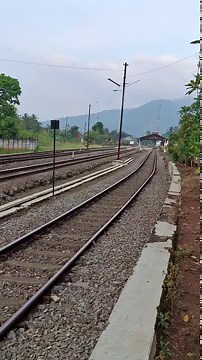 Indonesian Train Video Live Pasundan Train & Malabar Train