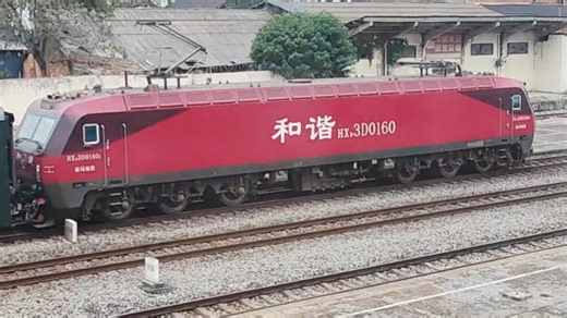 【中国铁路】T147本务HXD3D0160通过莲塘镇。