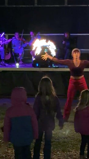 Absolutely mesmerized by this fire dancer's skill 🔥 #fireshow #performance #viral