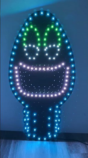 Singing C9 RGB Bulb Face Standing or Hanging / Black or White / 46 Inches with Seed Pixels