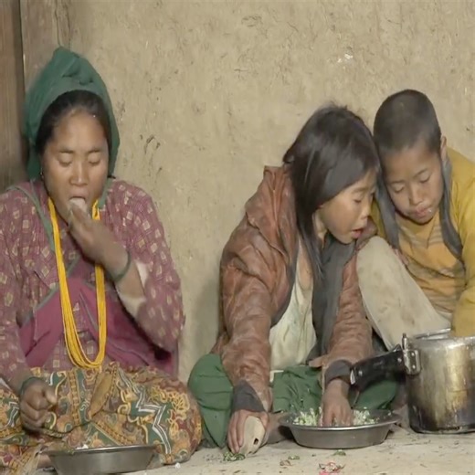 Traditional village Sisno cooking vegetables in the village | Traditional Life TV
