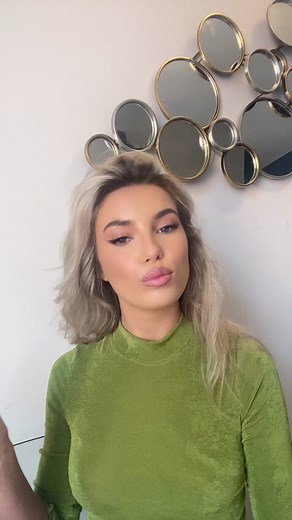 Quick and Easy Villa Messy Bun Tutorial