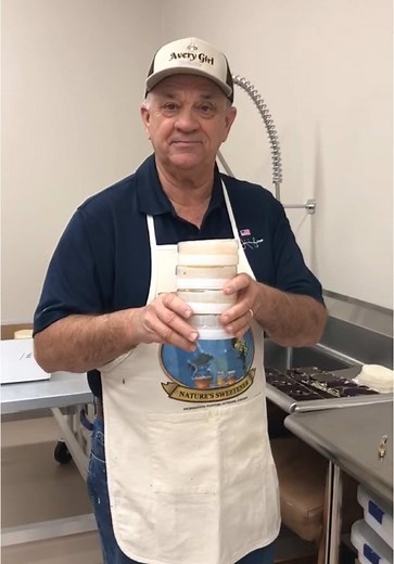 Honey comb is now available to shop!🐝🍯