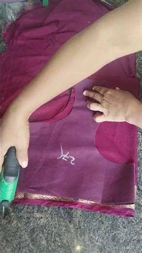 blouse cutting 🤗 #bollywood #song #movie #entertainment #trending #blousepattern #fashion