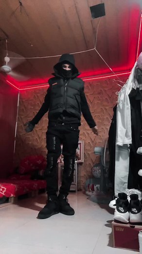 Wait 🤚😂 #ukdrip #usdrip #dripoutfit #slimfit #jeans #shoes #outfit #dance #drip #dancedrill