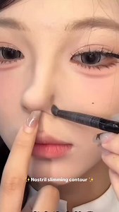 Nostril slimming contour ✨ would you try this makeup hack? . . #makeuphacks #makeuphack #makeuptutorial #makeupvideos | VelaBeauty