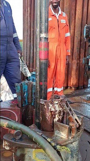 Running in Hole Dual Upper Completion Tubing in Tandem #drillingoperations#completions