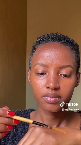 How to Do a Simple Everyday Makeup Look in 2024