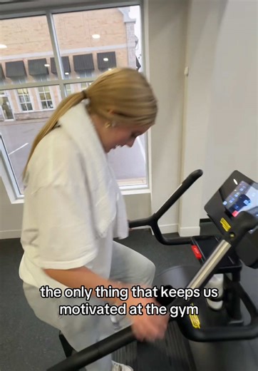 🐆🥂🪩⭐️ (@defnotmartinaaa) - Stair Master Workout for Body Positive Fitness