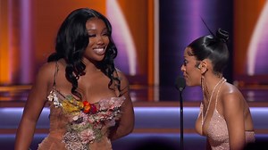 220K views · 16K reactions | Hi, first-time GRAMMY winners SZA and Doja Cat of Best Pop Duo / Group Performance "Kiss Me More": grm.my/3j22OMb ❤️ #GRAMMYs | GRAMMYS | Facebook