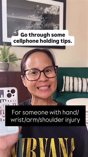 We live by our phones, so are you making sure that you are using it in a way that doesn’t worsen your pain? ✨But first make sure to SAVE this for later, SHARE this with another and FOLLOW us to learn more ways to do your everyday activities safer, and with less pain! Because we are using our smartphones so much in our day, I am constantly teaching on safer and better ways to use your phone so it doesn’t cause or exacerbate injury! Here are three ways to change how you are using your smartphone: 