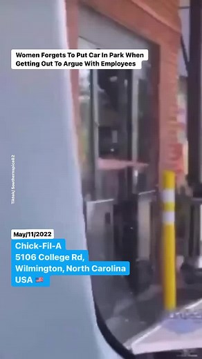 A woman’s visit to the Chick-fil-A drive-thru took a negative turn when she purportedly instigated a confrontation with the employees, resulting in her losing her car. A video captured by the person in the drive-thru line behind her at a Chick-fil-A franchise in Wilmington, North Carolina, depicts a scene where the woman steps out of her car and closes the door. Suddenly, the car begins to roll towards the street, gaining momentum as it moves. In response, three employees leave the drive-thru an