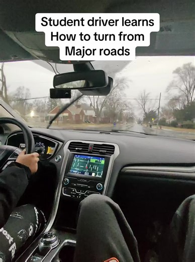 Essential Turning Tips for Student Drivers