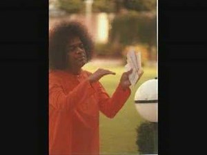 SATHYA SAI BABA singing...very peaceful
