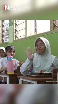 Momen Prabowo Kunjungi SMP 111 Jakarta, Santap MBG Bareng Siswa #shorts