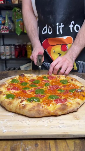 Delicious Tricolor Pizza Recipe with Three Sauces