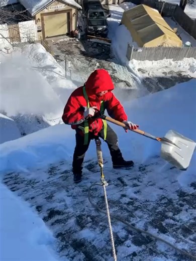 ❄️ Snow and ice can damage your roof 🧊 Don’t wait for costly repairs 📄 We help with insurance claims 📞 Call Bracha Construction — 475-222-6903#fyppppppppppppppppppppppp #roofingexperts #cleaninghacks #construction