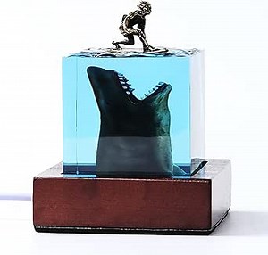 Shark and Surfer 3D Night Light,2024 Shark Lamp USB Table Lamp, Novelty Cube Resin Ocean Scene - Desktop Ornament Gift for Bedroom & Office (Small)