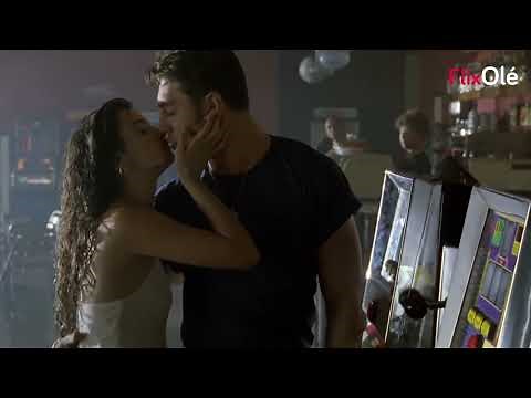 El beso del cine español: Penélope Cruz y Javier Bardem en 'Jamón, Jamón' (Bigas Luna, 1992)