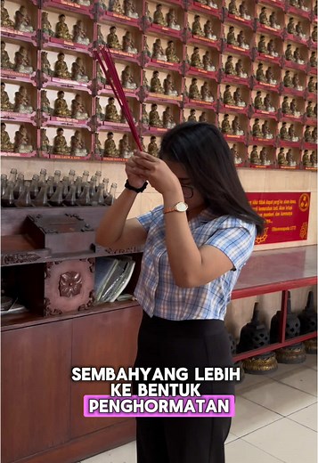 Makna Sembahyang dalam Ajaran Buddha