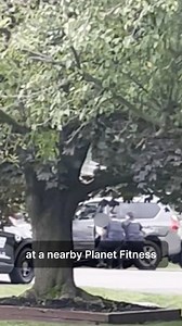 Video from a neighbor shows the moments West Bloomfield police arrested a man accused of attacking staff at a Planet Fitness and leading officers on a high-speed chase.Read: https://www.clickondetroit.com/news/local/2025/08/21/man-arrested-after-assault-at-planet-fitness-high-speed-chase-in-west-bloomfield/ | WDIV Local 4 / ClickOnDetroit