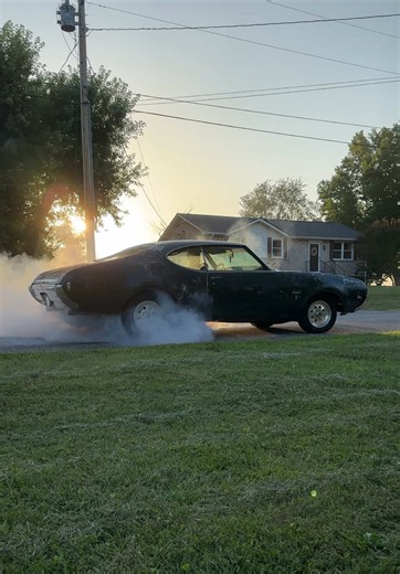 Brand new set of Venom Power Tires for my 1969 Oldsmobile Cutlass! This is their Grand Am series that will definitely perform better than what was on there before! #tires #hotrod #restoration #wheels #burnouts