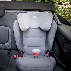 17K views · 70 reactions | Para adaptarse a la perfección incluso a los niños más altos, la tercera generación de KIDFIX tiene el área del asiento más amplia y ergonómica. El reposacabezas regulable y el respaldo en forma de V proporcionan más espacio a medida que el niño crece. KIDFIX III M (en la foto): www.matiasmasso.es/britax-roemer/kidfix_iii_m KIDFIX III S (con XP-PAD): www.matiasmasso.es/britax-roemer/kidfix_iii_s | Britax Römer | Facebook