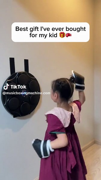 LINK IN BIO 🥊 Such a great Christmas gift for anyone in the house. Kids, adults, everyone loves it 🎶 #boxingmachine #homeworkouts #boxingfans #musicboxingmachine #boxingtraining