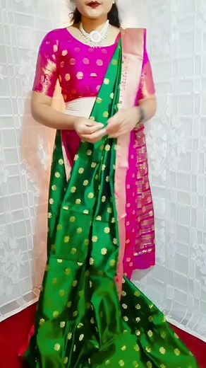 100K views · 1.1K reactions | Silk sarre draping  #sareedraping #sareelove #saree #sareefashion #sareelovers #sareesofinstagram #sareeblouse #sareestyle #sareelover #sareeindia #sarees #sareecollection #sareeblousedesigns #sareeaddict #onlineshopping #silksarees #sareepact #fashion #indianwear #sareenotsorry #silksaree #ethnicwear #handloom #sareeinspiration #traditional #sareeblogger #indianwedding #sareeseduction #indianfashion #silk | style by prayu | Facebook