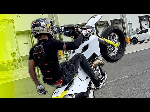 Learning how to wheelie a Supermoto!