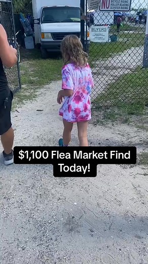 158K views · 817 reactions | $1,100 Flea Market Find today! Who else went treasure hunting this weekend! #ebayreseller #fleamarket #ebay #flea #fleamarketfind | fleamarketflipper | Facebook