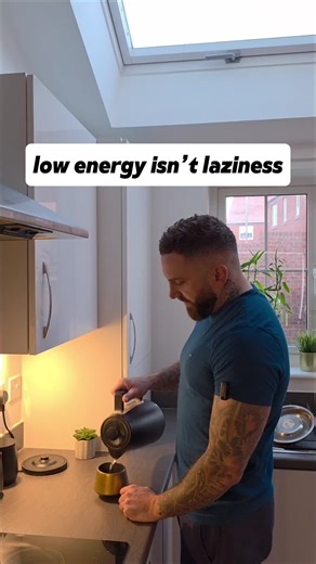 Low energy isn’t a motivation issue and it’s definitely not laziness. So many women trying to lose fat and build strength feel exhausted because they’ve been taught to do more: • more workouts • stricter diets • higher expectations Instead of feeling confident, they feel drained, frustrated, and stuck in the same cycle. Sustainable fat loss doesn’t come from pushing harder. It comes from a plan that actually supports your energy, your lifestyle, and your body. When training, nutrition, and expec