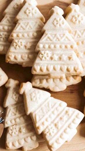 The secret to the SOFTEST Christmas cookies? 狼 CREAM CHEESE! 燎✨ It creates an unbelievably tender, melt-in-your-mouth texture that’s impossible to resist. You’ll never go back to another recipe! #SoftCookies #ChristmasCookies #SecretIngredient #CreamCheeseCookies #CookieRecipe #HolidayBaking #CutoutCookies #BakingTips #FestiveTreats | Mama Recipes Book | Facebook
