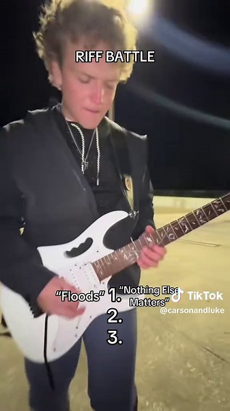 Exciting Riff Battle: Unleashing Electric Guitar Skills