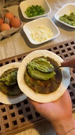 Fuel your morning with these veggie-packed breakfast tacos 🌱🤩 Dr
