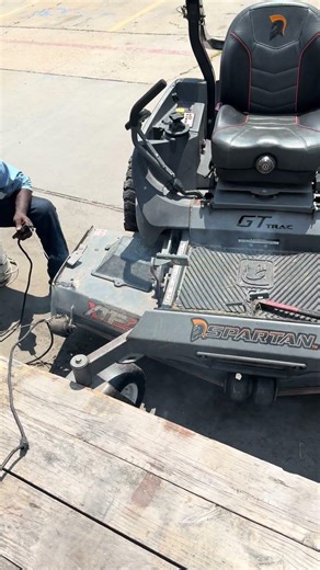 Spartin deck repair #lawnmowingbusiness #lawncare