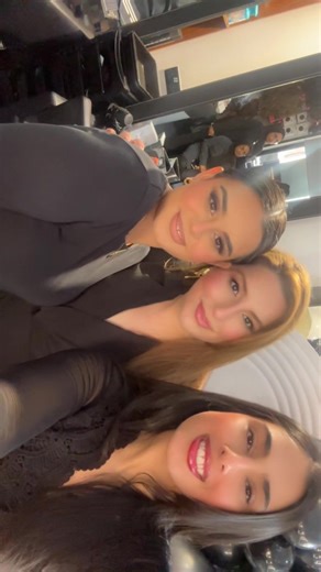 💄✨✍️Here at Tara Blush Hair Makeup Academy. We have endless options for you to choose from. The choice is yours we have one to one courses or group classes. You are welcome, to book on to our ever popular courses or masterclasses. It is a great top up session for existing artists or an amazing opportunity for those beginners wanting to finally get there foot in the door to become a hairstylist or makeup ✨✨Variety of Courses to choose from 📓✨✨ VENUE: @blush_hairbeauty_salon —————————————— ✨ADVA