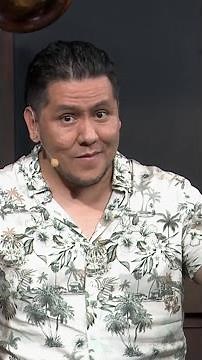 Brujo enseña a Yordi a realizar correctamente el ritual de canela para atraer abundancia