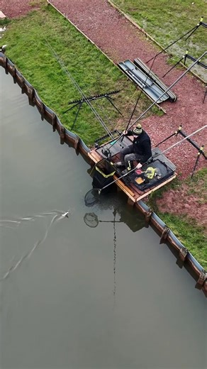 Winter fishing Madness! Catch Callum as he braves the cold to bag up on Ide and skimmers using aggressive feeding and finesse floats. Watch for winter tips, a 10-fish challenge, and the impact of a shallow rig. 🐟🎣