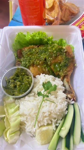 #fypシ #မိမိုက်နေရော #တွန်ရတော့မယ် 🐓သားတွေနင်းကန်စားပီး#INDO PENYET#foodie