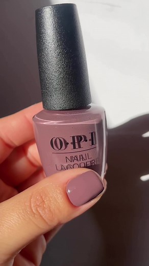 Chic Fall Nail Colors to Try This Season