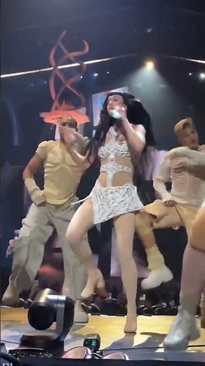 😭 KATY PERRY DANCE - CRUSH - LIFETIMES TOUR LIVE