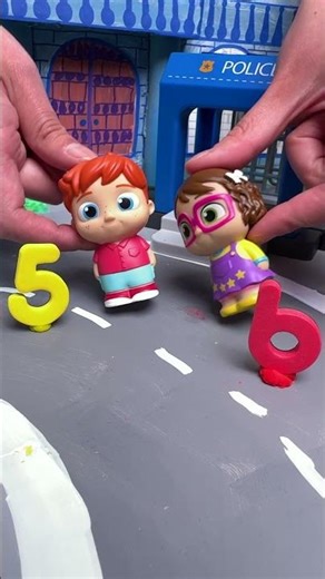 Crazy CoComelon Maze - Let's Count Together!