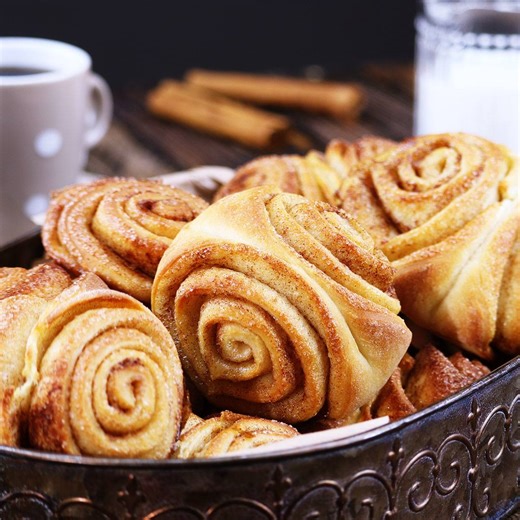 3.7M views · 64K reactions | Corta el rollo de masa en ángulos de 45...