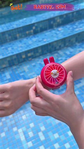 Searching for a safe portable fan for children? Kids Wrist Fan keeps them comfortable #BabyFan