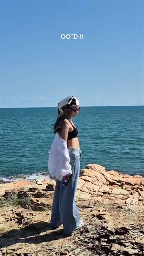 Stylish OOTD: Beach Outfit Ideas for Your Summer