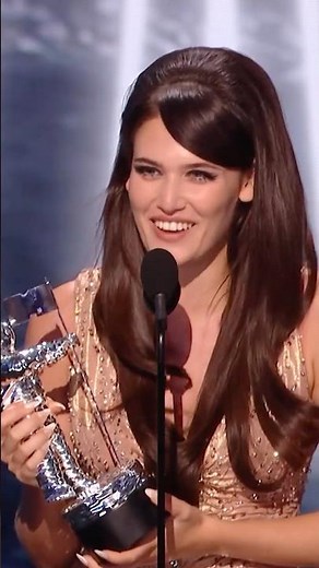 Put that on Sienna Spiro's resume: BEST NEW ARTIST at the 2026 #VMAs 🥹📝